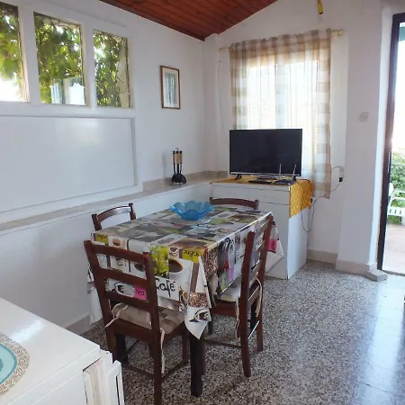 Ivan - 5 M From The Sea Apartamento *