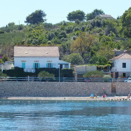 Apartamento Ivan - 5 M From The Sea Rogač